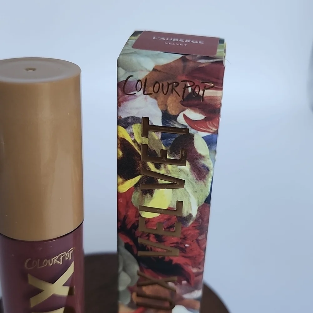 Colourpop Lux Velvet - L'Auberge